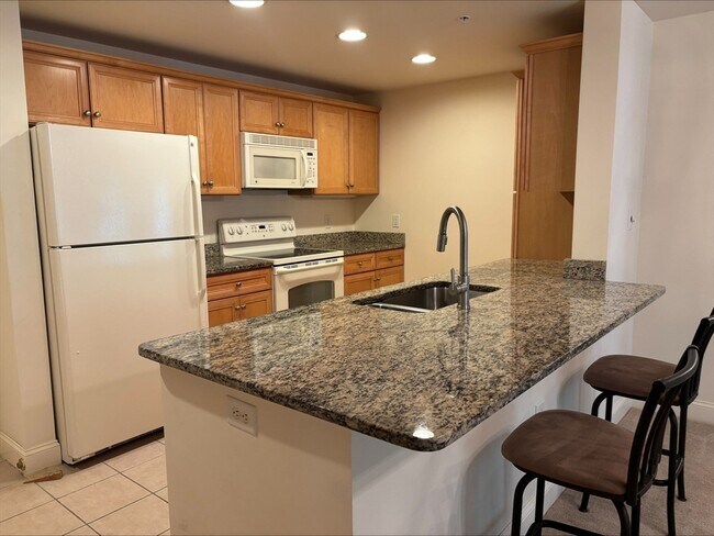 Building Photo - 1214 Emerald Ct