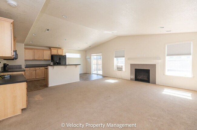 Building Photo - Great Home with Fully Fenced Back Yard.