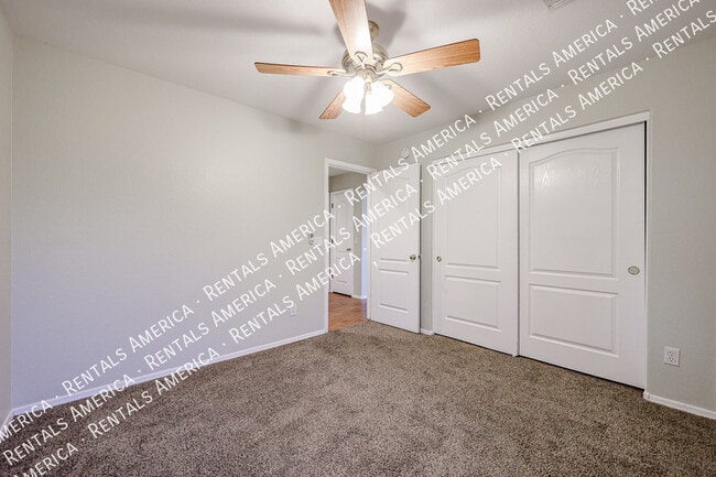 Building Photo - 658 S 110th Pl