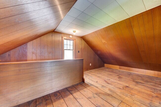 Building Photo - 40 Mortimer St