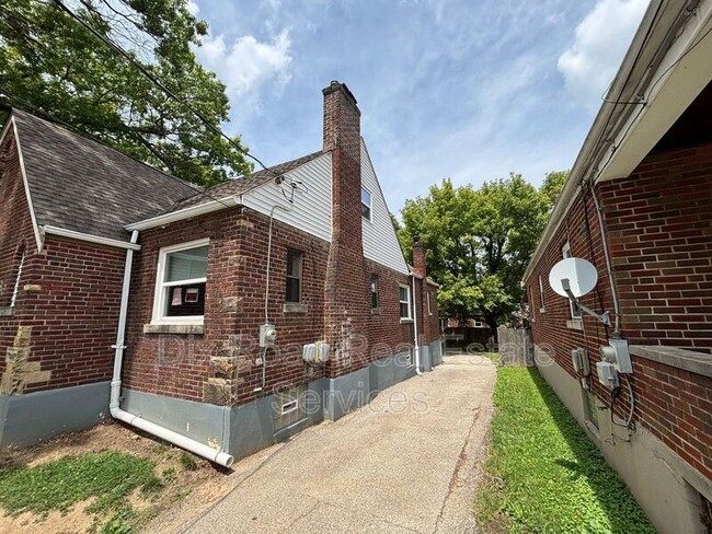 Building Photo - 1198 West Way