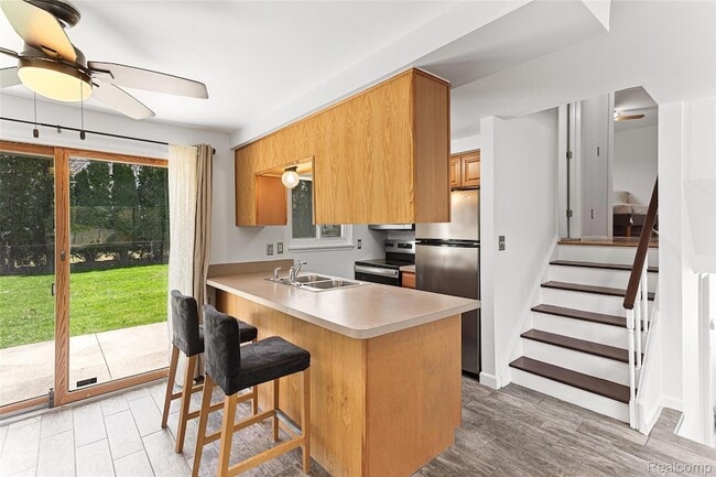 Building Photo - 25690 Glamorgan Dr