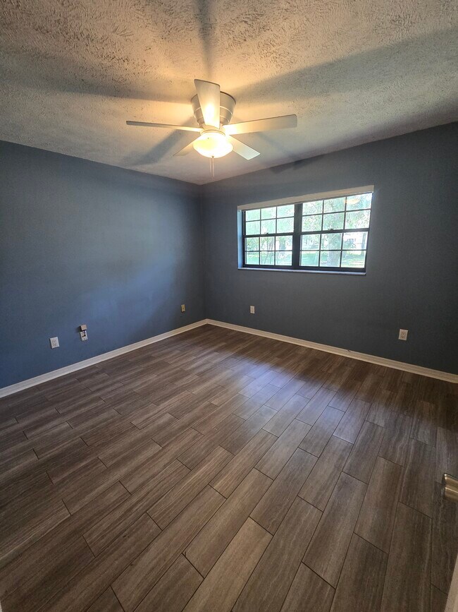 Building Photo - 13309 Woodward Dr