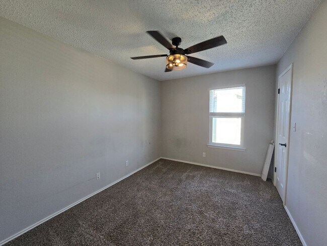 Building Photo - 8810 Springmail Cir