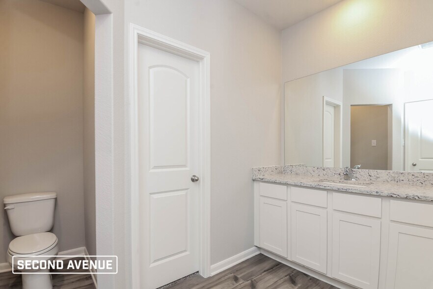 Building Photo - 525 Harbor Oaks Dr