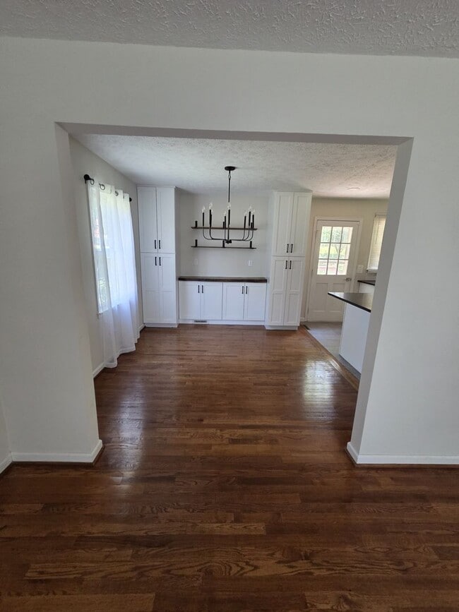 Building Photo - College Park Subdivision - 4-5 BR Single Family Home