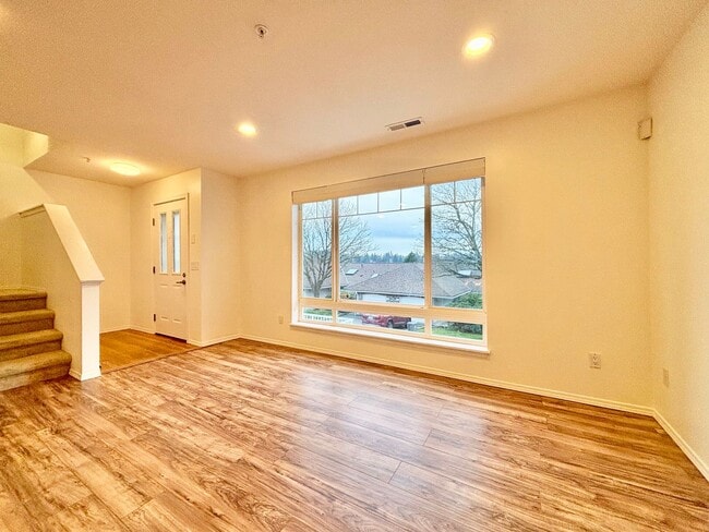 Building Photo - Convenience at Your Doorstep – Townhome for Rent in Newcastle