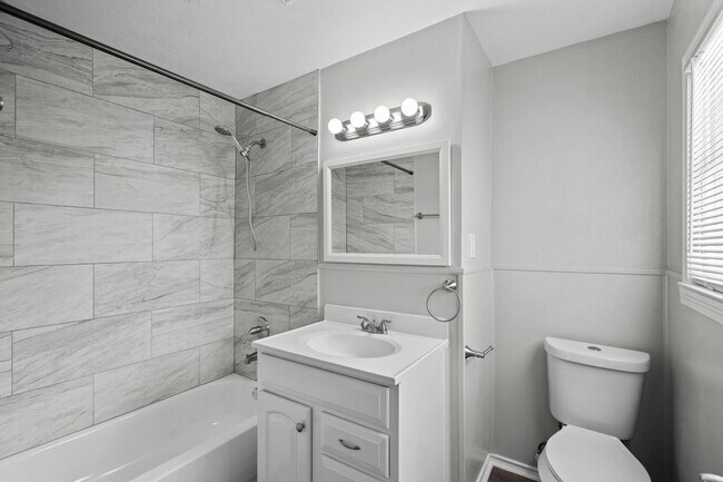 Building Photo - Beautiful 4 Bedroom, 2 Bath Home in Texas ...