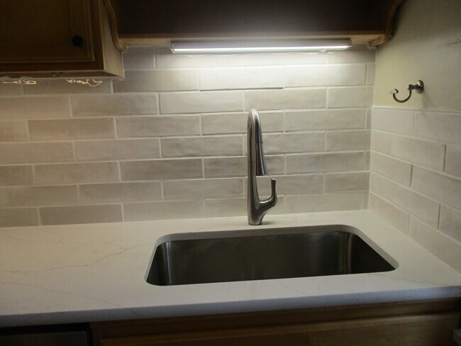 Building Photo - 1081 Terrace Dr