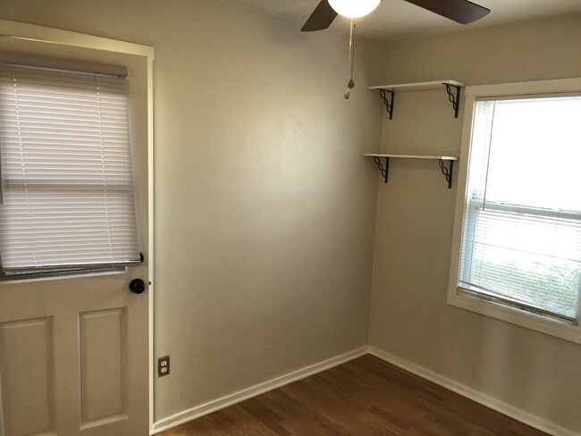 Building Photo - $2,095 / 1br - 400 sqft - 1 Bed 1 Bath Cot...