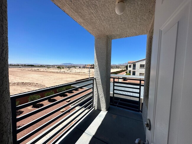 Building Photo - Adorable 3 bedroom Las Vegas Nv condo