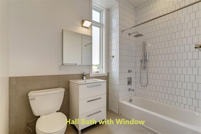 Hall Bath - 58 Coles St