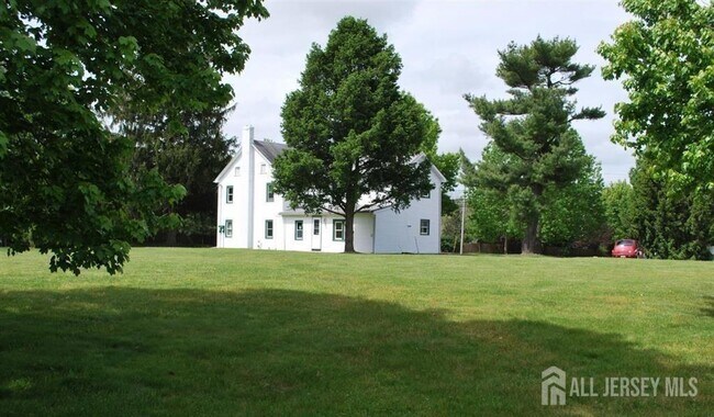 Building Photo - 472 Buckelew Ave