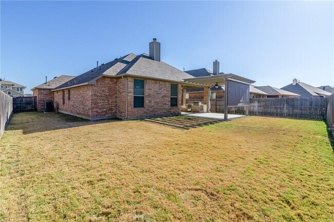 Building Photo - 425 Miracle Rose Way