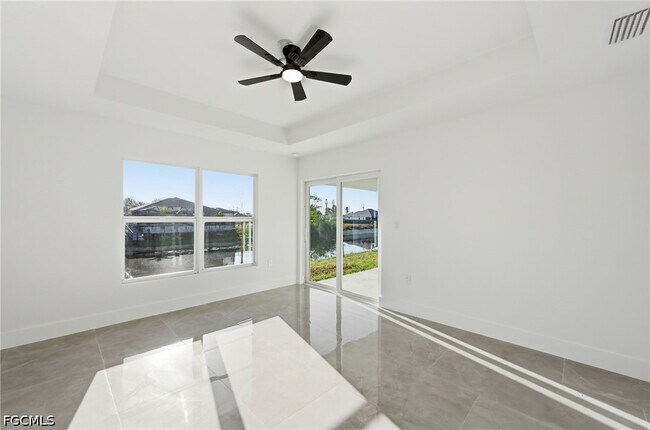 Building Photo - 2105 NE 1st Ave