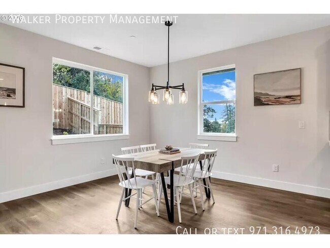 Building Photo - 996 E Rork Ct