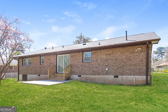 Building Photo - 6084 Monica Dr