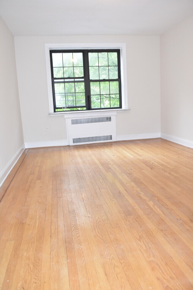 Building Photo - 570 Fort Washington Ave