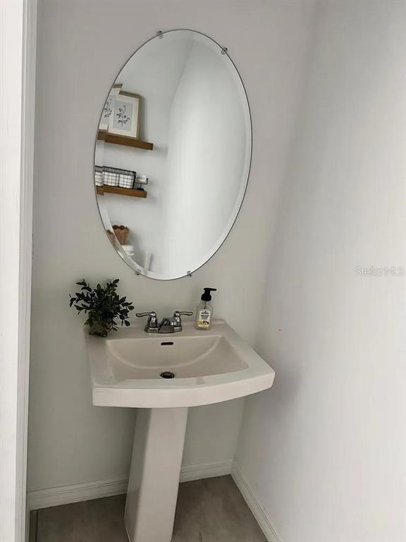 Building Photo - 1572 Swan Swim Dr