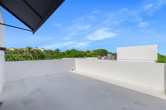 Building Photo - 225 E Enid Dr