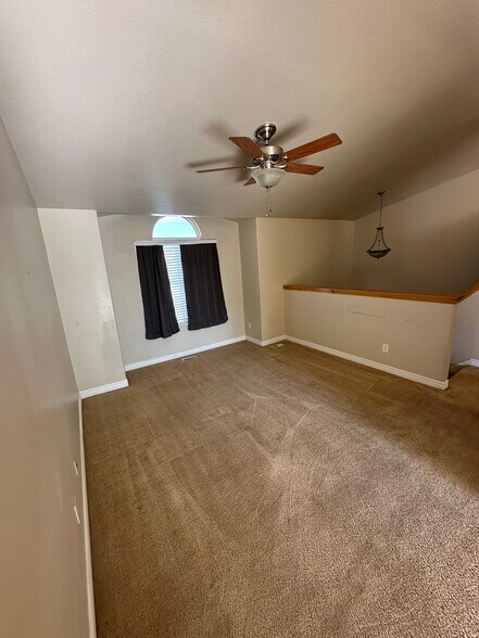 Living room - 2113 N 550 W