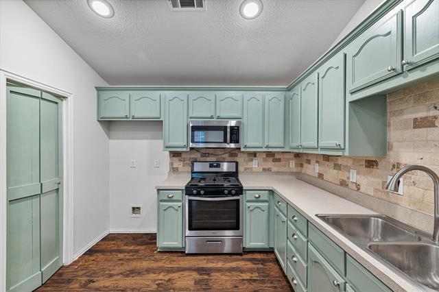 Building Photo - 2709 Mountain Lion Dr