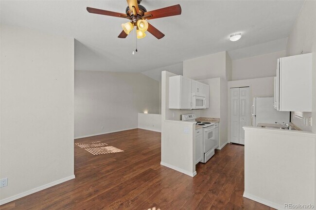 Building Photo - 6082 Colony Cir