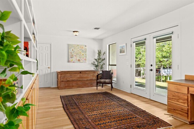 Building Photo - 121 Spur 191