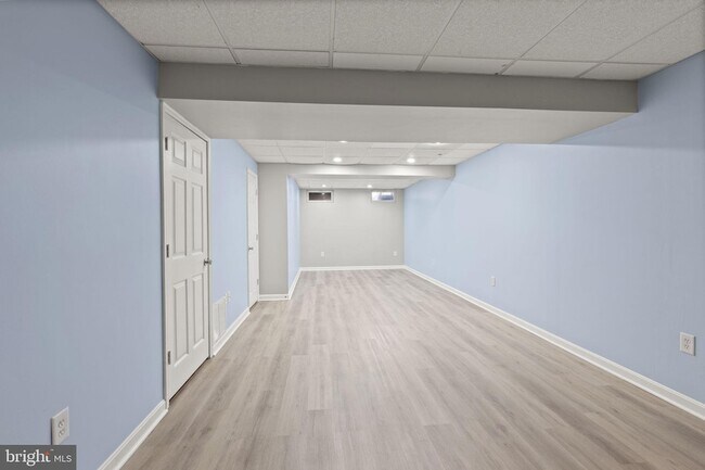 Building Photo - 5030 Finsbury Rd