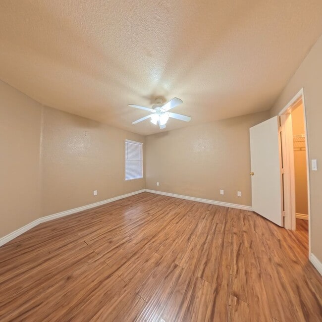 Building Photo - 8101 W Flamingo Rd