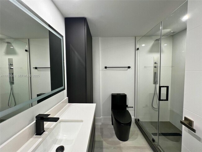 Building Photo - 701 Brickell Key Blvd