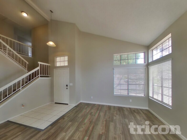 Building Photo - 509 Coco Palms Ave