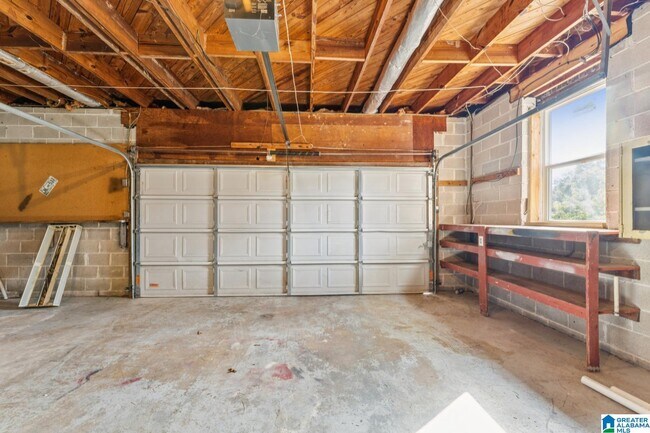 Building Photo - 1404 4th Pl NW