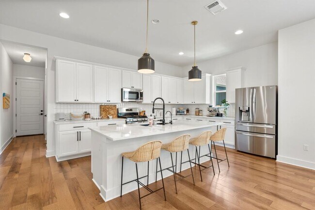 Building Photo - 8416 Apogee Blvd