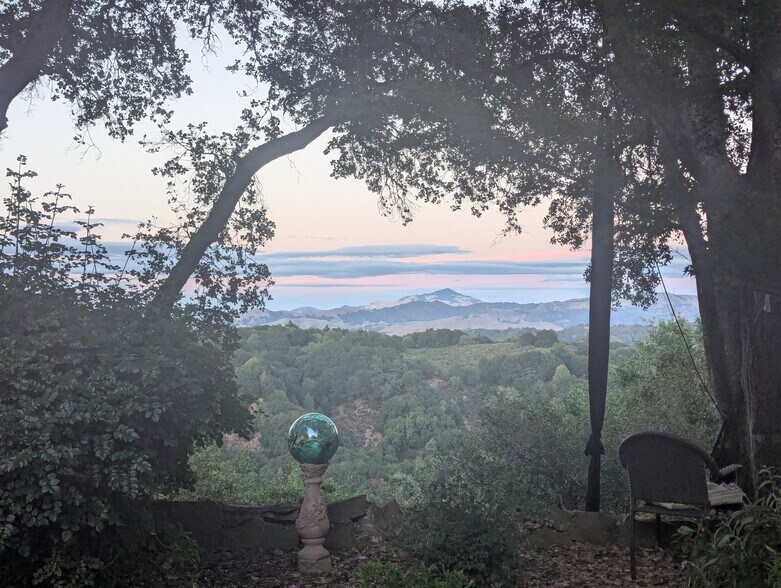 Building Photo - 5700 Balmoral Dr