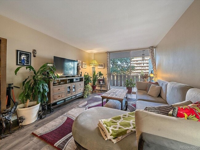 Building Photo - Condo 1Bed 1Bath - Long Realty and Property Management