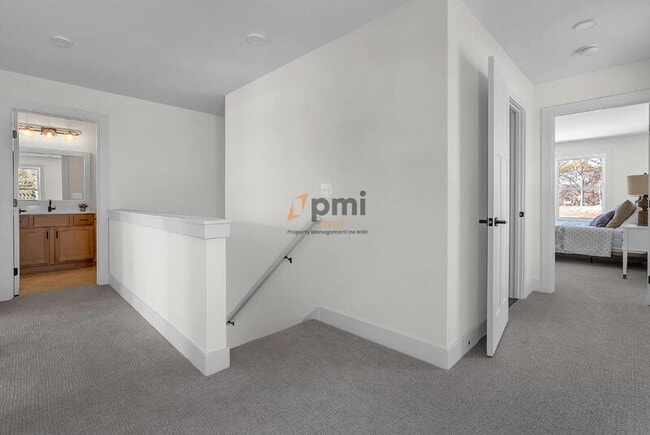 Building Photo - 1962 Park St