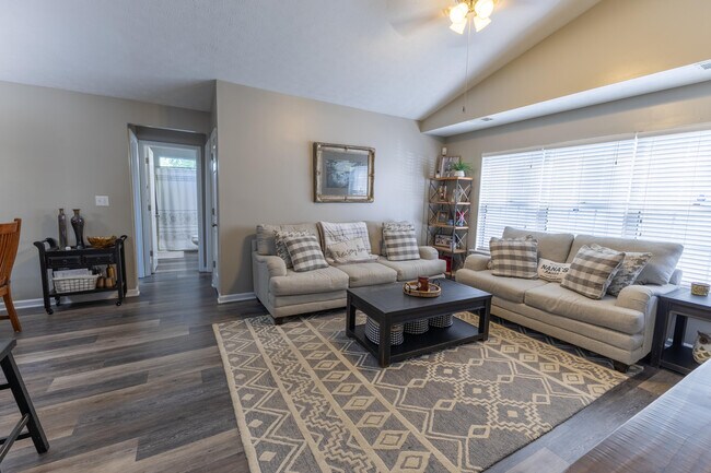 Building Photo - 4216 Kensington Garden Ct
