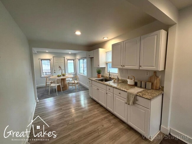 Building Photo - Charming 2 Bedroom 1 Bathroom now available for rent!