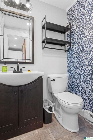 Building Photo - 413 Woodlawn Ave