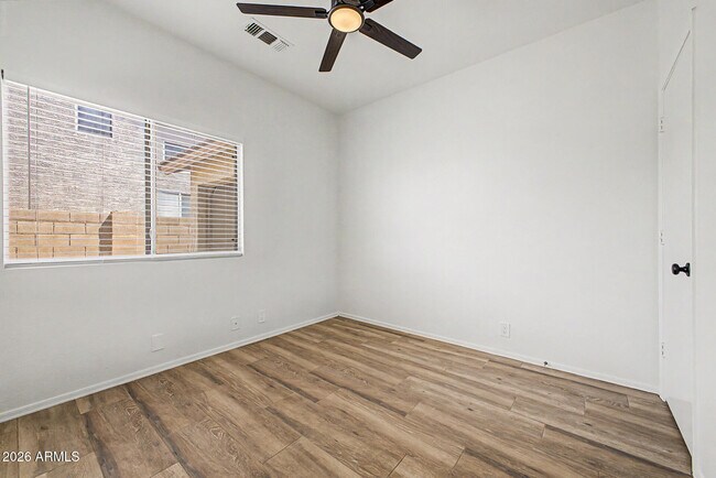 Building Photo - 414 N Hudson Pl