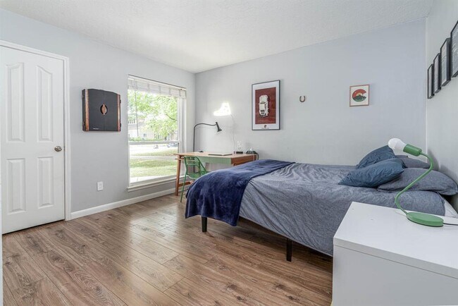 Building Photo - 1550 Wood Lodge Dr