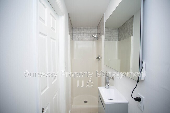 Building Photo - 102 Shepherd Rd