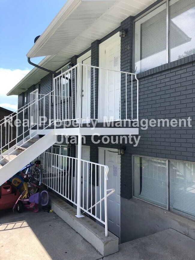 Building Photo - 1054 Ellen Cir