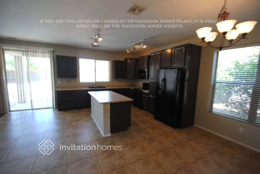 Building Photo - 4406 W Hasan Dr