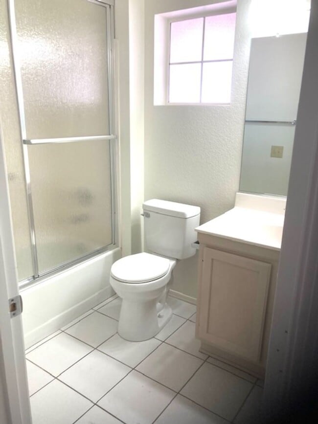 Building Photo - Newly Renovated Sun City Summerlin Home 55+