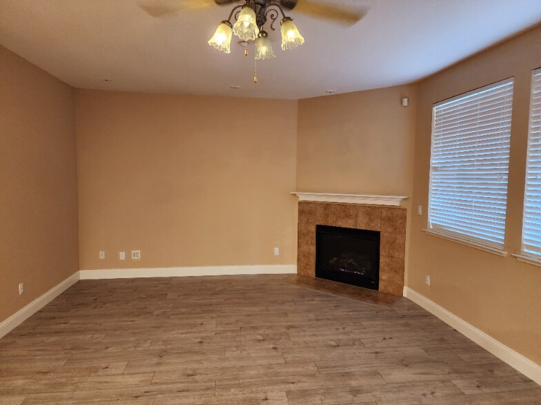 Building Photo - 2400 Tamalpais Ave