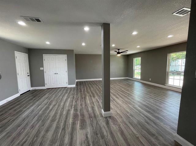 Building Photo - 225 E Coral Way
