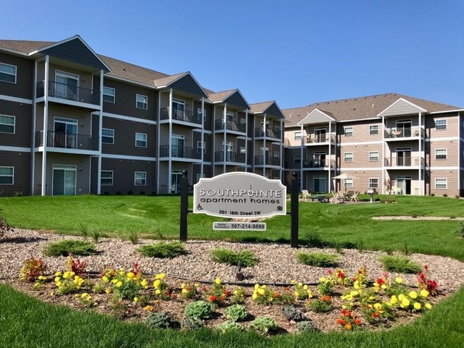 Building Photo - South Pointe Apartments