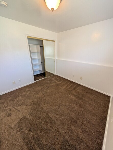 Building Photo - 361 E 1420 S